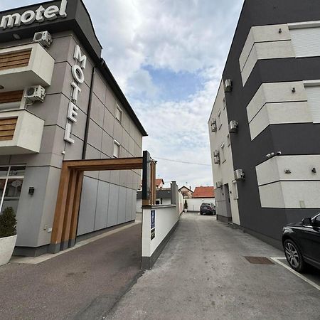 Motel Centar บิเยลยินา ภายนอก รูปภาพ